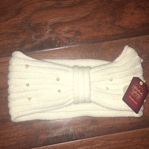 White headband  with pearls